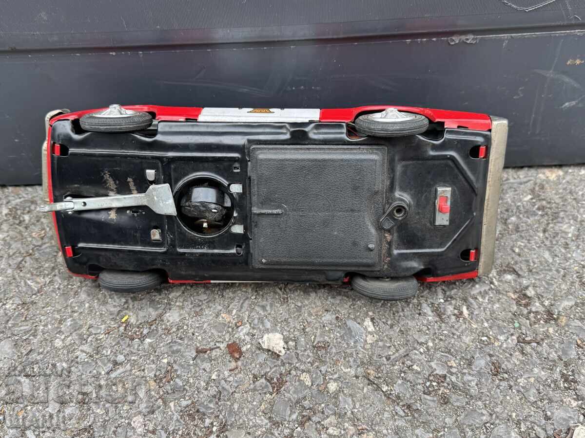 Jucărie metalică veche japoneză model mașină de poliție - 5 Jucărie metalică veche japoneză model mașină de poliție - 5