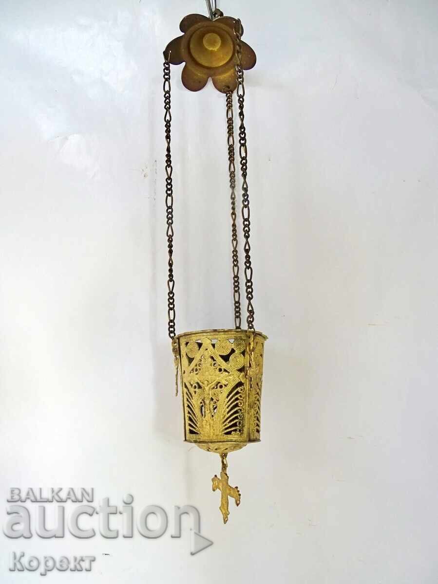 Старо бронзово кандило с 4 кръстчета с цена 389.00 лв. | € 198.89 Старо бронзово кандило с 4 кръстчета с цена 389.00 лв. | € 198.89