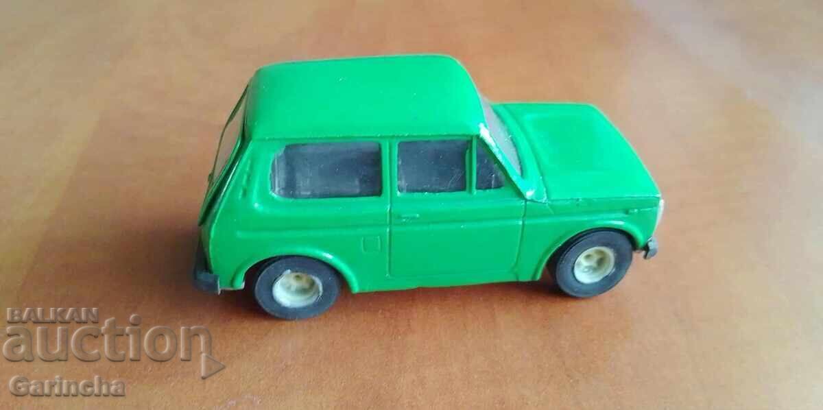 Аукцион Лада Нива Микро 1/43 България