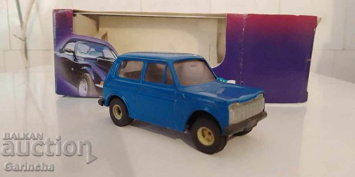 Lada Niva Micro 1/43 Bulgaria cu preț € 20.00 | 39.12 BGN