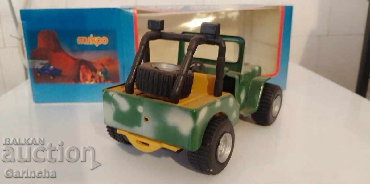 Δημοπρασία Βουλγάρικο μεταλλικό παιχνίδι τζιπ Δημοπρασία Βουλγάρικο μεταλλικό παιχνίδι τζιπ