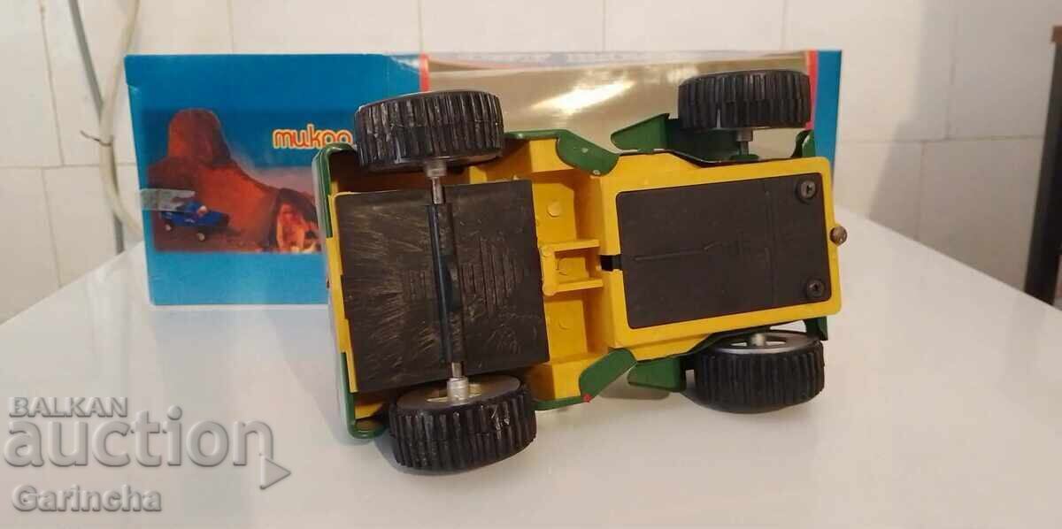 Livrarea Jucărie bulgărească metalică Jeep