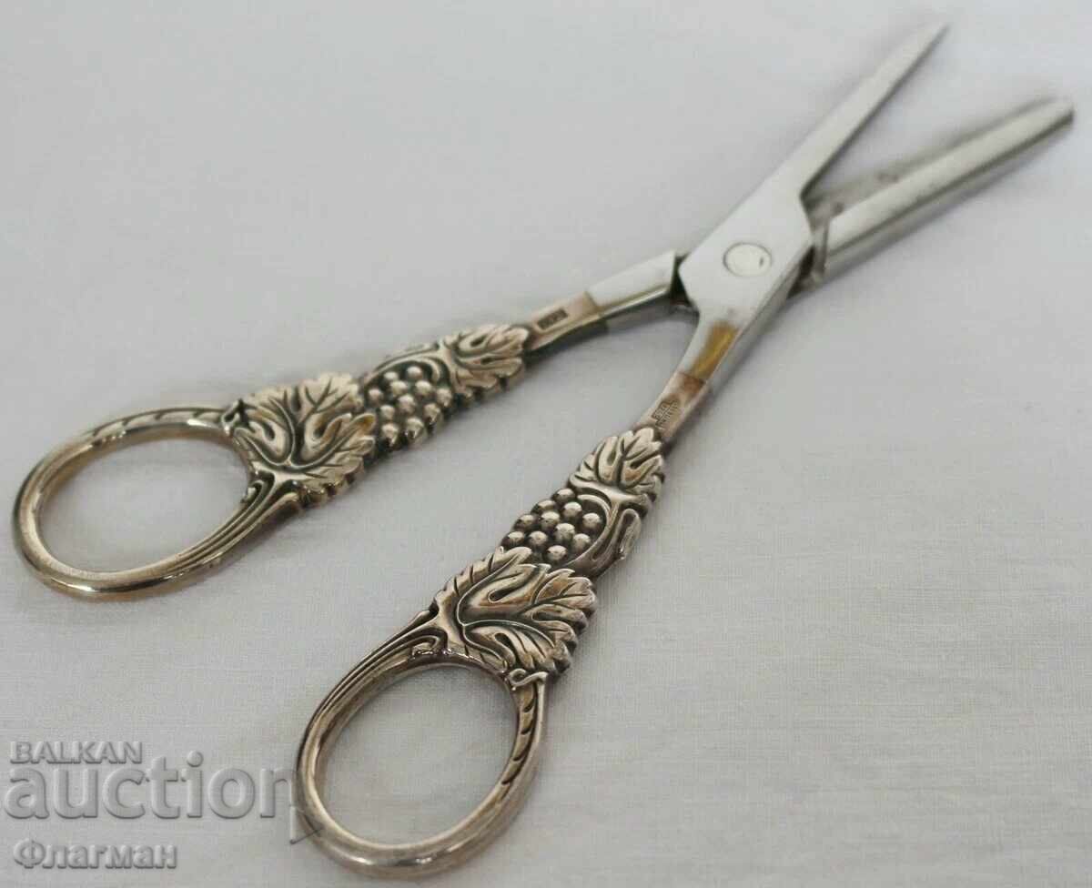 Delivery of Silver scissors, "Art Deco" style