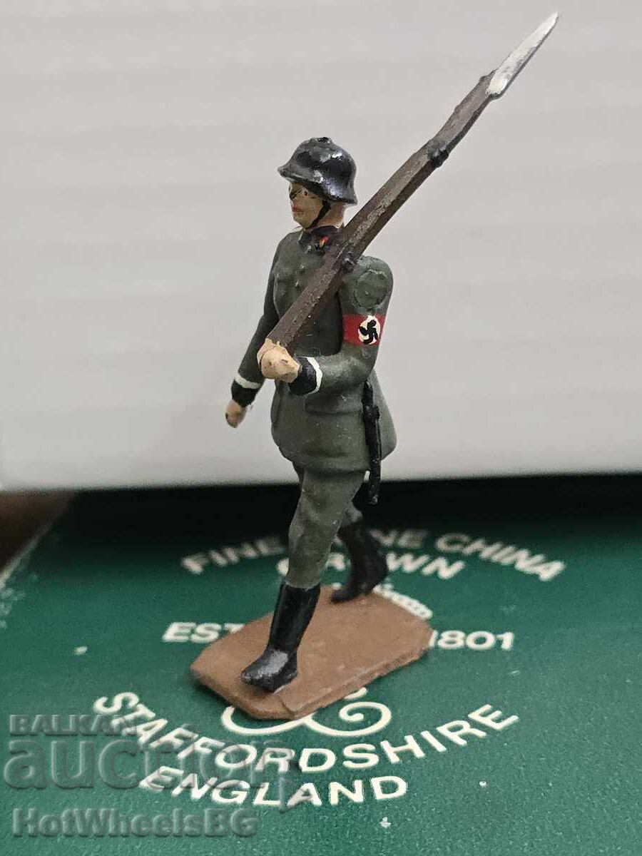 Soldat de plumb vintage - Al Doilea Război Mondial - cu preț 4.99 BGN | € 2.55 Soldat de plumb vintage - Al Doilea Război Mondial - cu preț 4.99 BGN | € 2.55