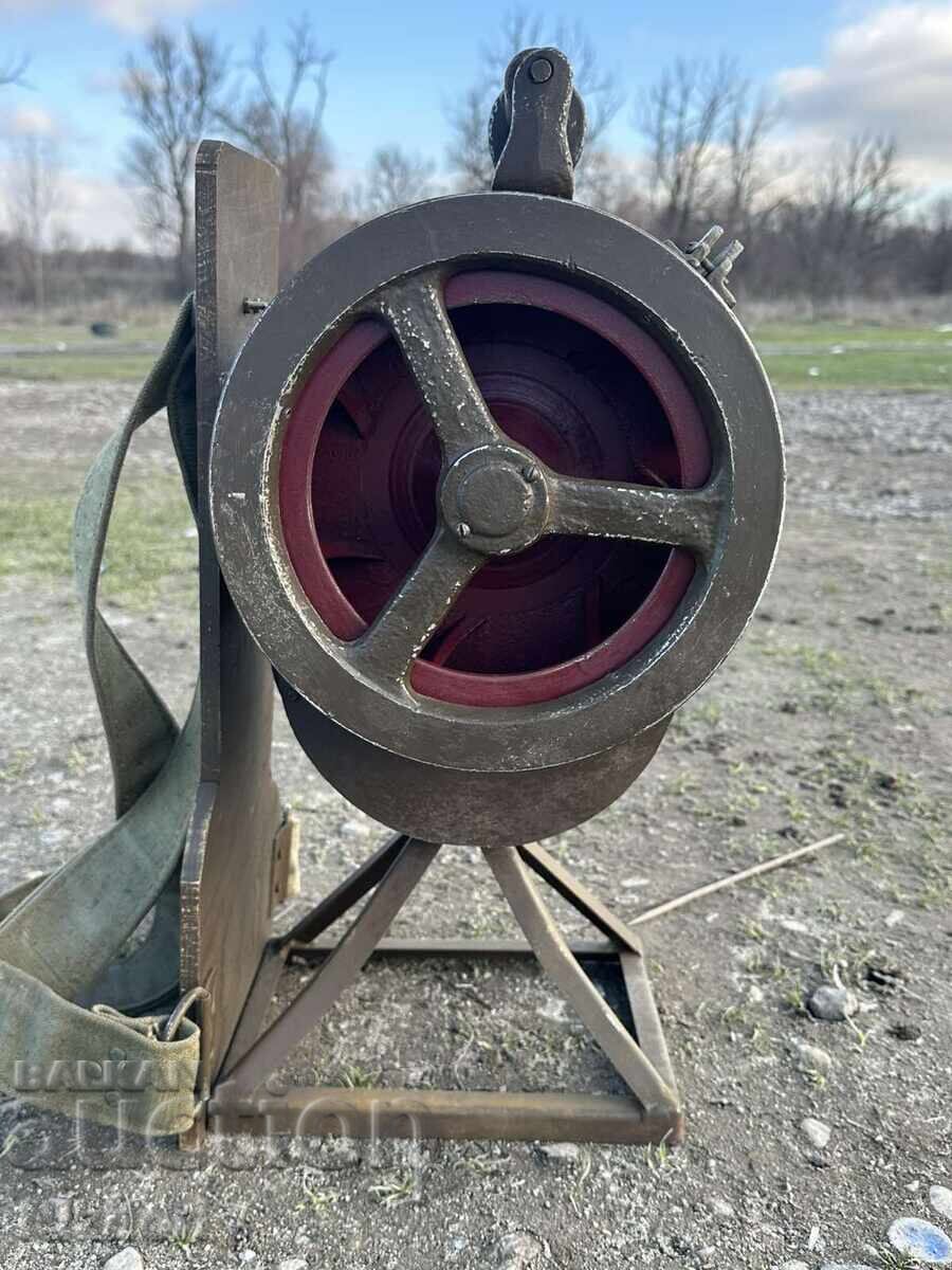 Аукцион Военна Ръчна Сирена за Въздушна Тревога Аукцион Военна Ръчна Сирена за Въздушна Тревога