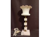 Lampă de marmură frumoasă cu abajur din sticlă albă