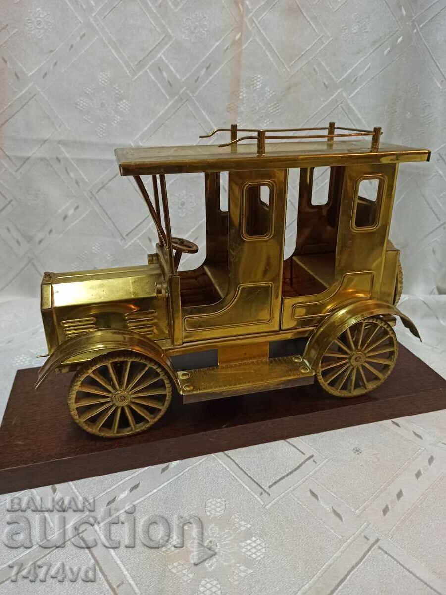 Massive large brass model of a retro taxi for a desk or other - 6 Massive large brass model of a retro taxi for a desk or other - 6