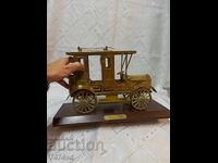 Масивен голям месингов модел на ретро такси за бюро или др.