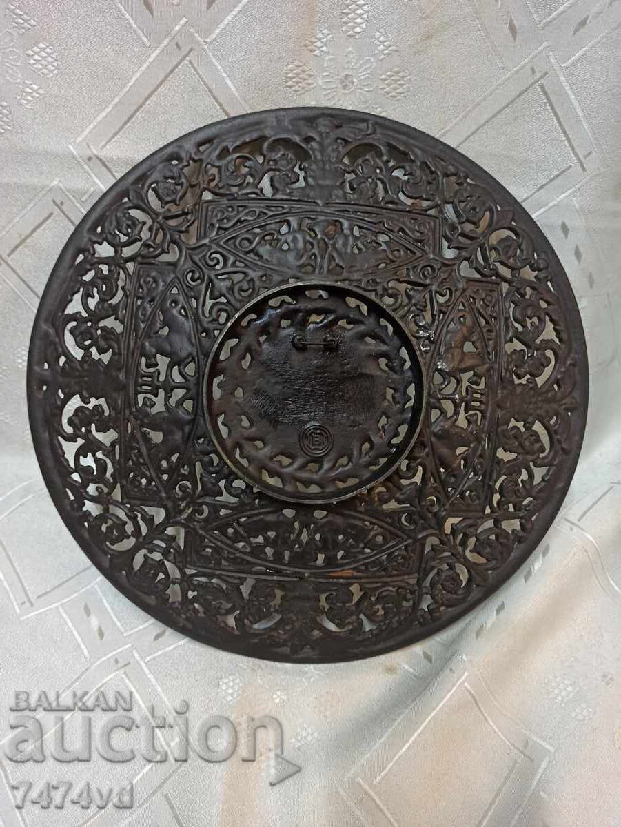 Platou masiv din fontă Buderus, cai și crin heraldic - 6 Platou masiv din fontă Buderus, cai și crin heraldic - 6