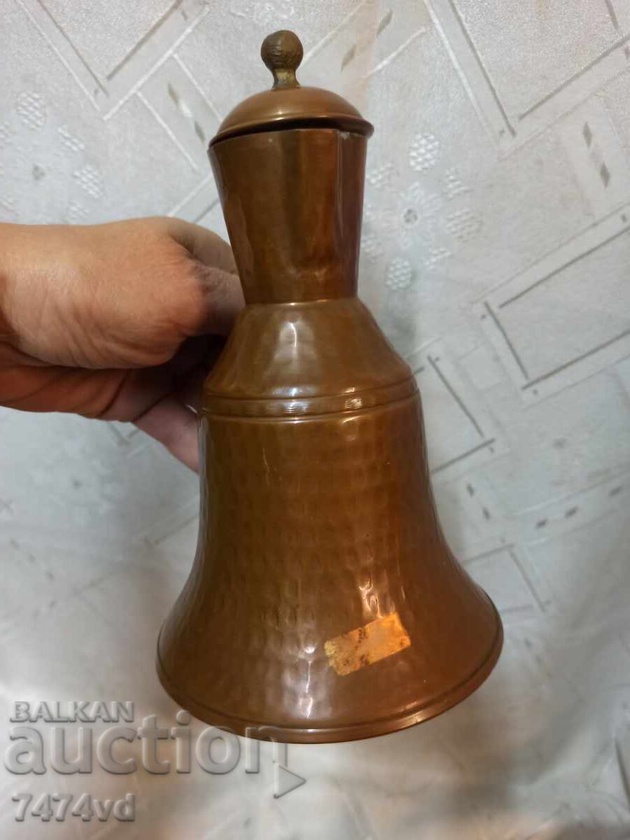 Όμορφη μικρή χάλκινη κανάτα με καπάκι, χειροποίητη με τιμή 70.00 BGN | € 35.79 Όμορφη μικρή χάλκινη κανάτα με καπάκι, χειροποίητη με τιμή 70.00 BGN | € 35.79