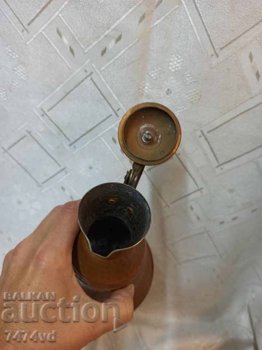 Παράδοση Όμορφη μικρή χάλκινη κανάτα με καπάκι, χειροποίητη Παράδοση Όμορφη μικρή χάλκινη κανάτα με καπάκι, χειροποίητη