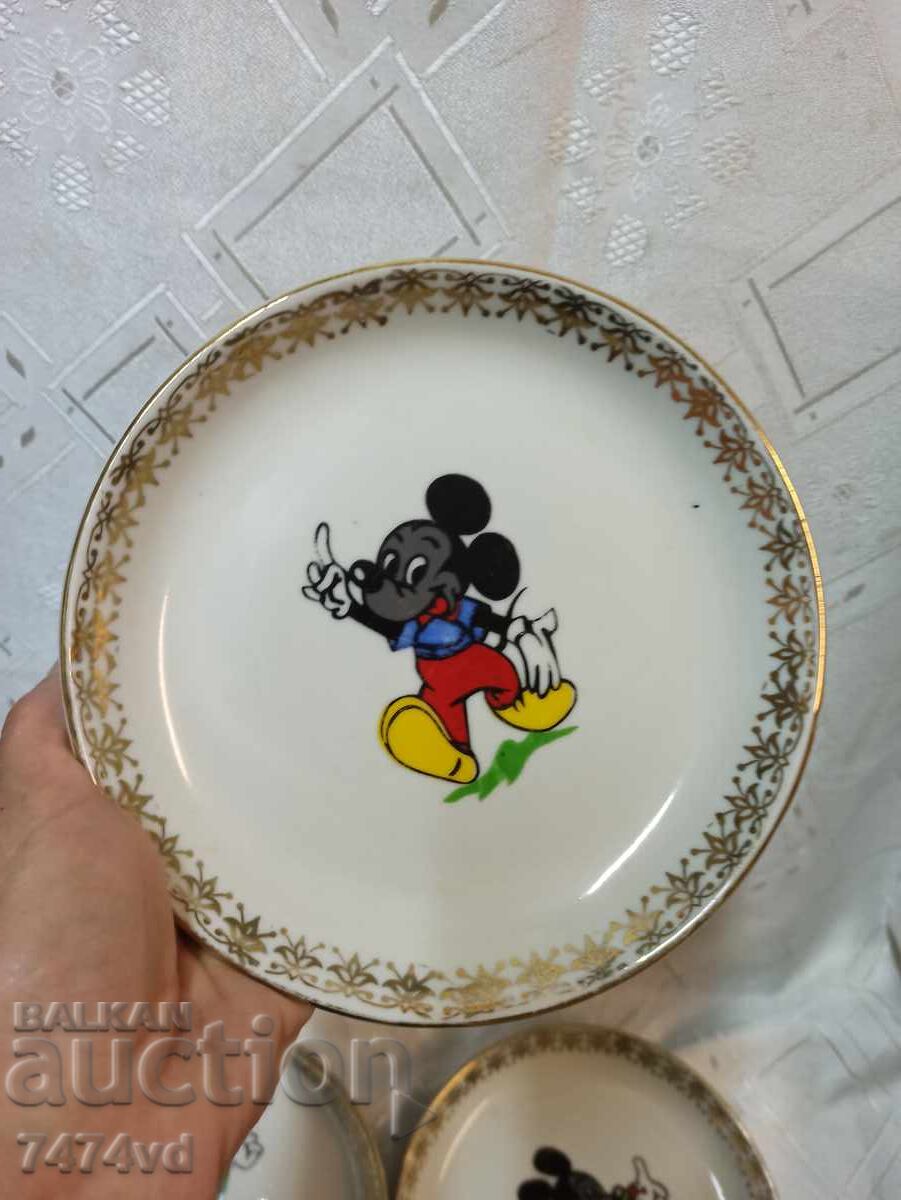 5 Български детски порцеланови чинии с Мики Маус и позлата с цена 75.00 лв. | € 38.35 5 Български детски порцеланови чинии с Мики Маус и позлата с цена 75.00 лв. | € 38.35