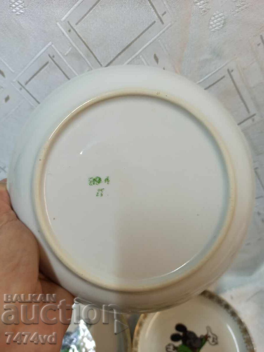 Аукцион 5 Български детски порцеланови чинии с Мики Маус и позлата Аукцион 5 Български детски порцеланови чинии с Мики Маус и позлата