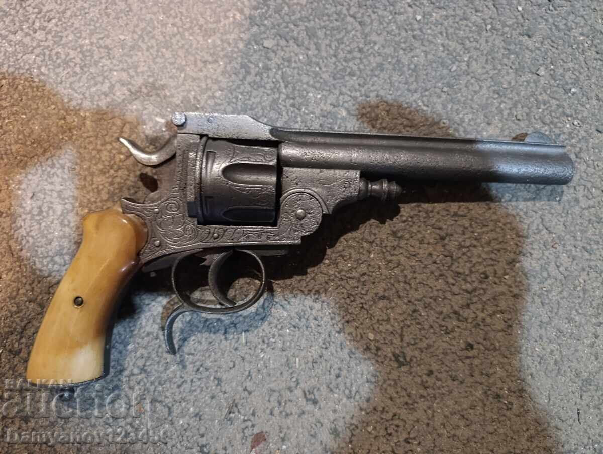 Revolver Vărnan Revolver Vărnan