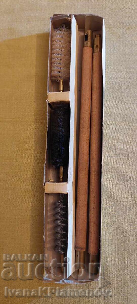 Комплект за почистване на оръжие Комплект за почистване на оръжие