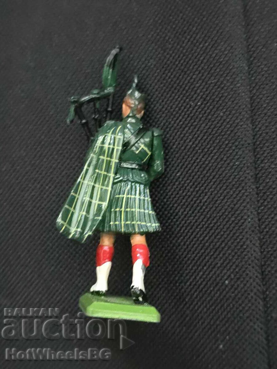 Винтидж оловно войниче-Английски гвардеец с цена 5.99 лв. | € 3.06 Винтидж оловно войниче-Английски гвардеец с цена 5.99 лв. | € 3.06