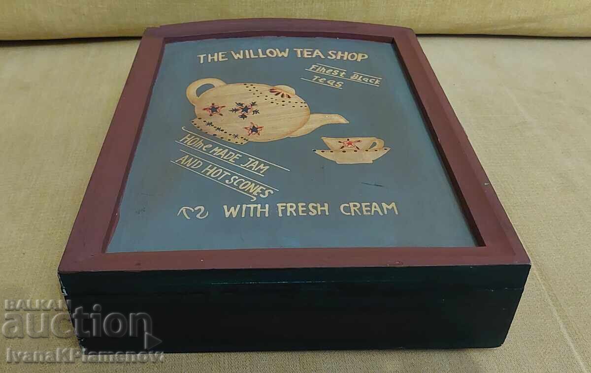 Licitație Cutie de chei vintage pentru cunoscători Licitație Cutie de chei vintage pentru cunoscători