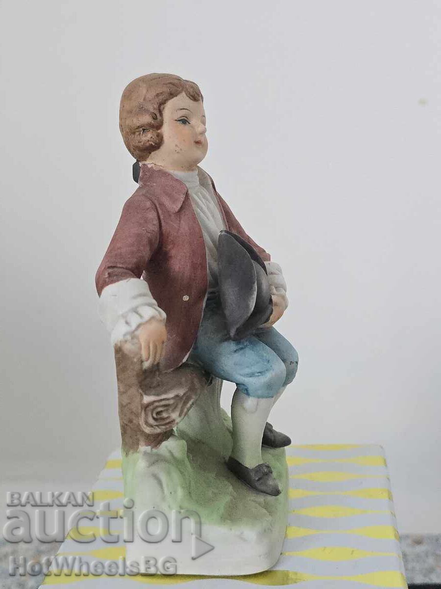 Porcelain figurine with price 3.99 BGN | € 2.04 Porcelain figurine with price 3.99 BGN | € 2.04