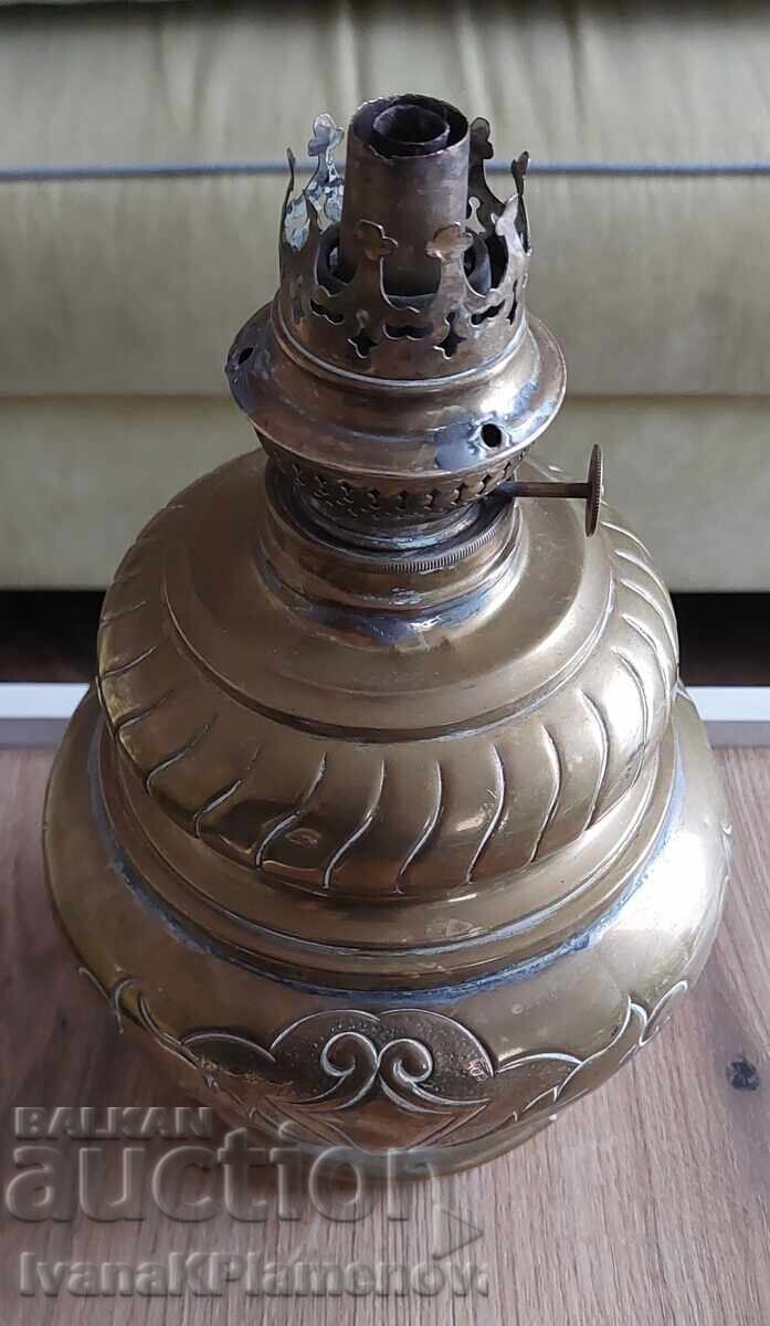 Licitație Lampa cu gaz Kosmos din alamă pentru colecționari Licitație Lampa cu gaz Kosmos din alamă pentru colecționari