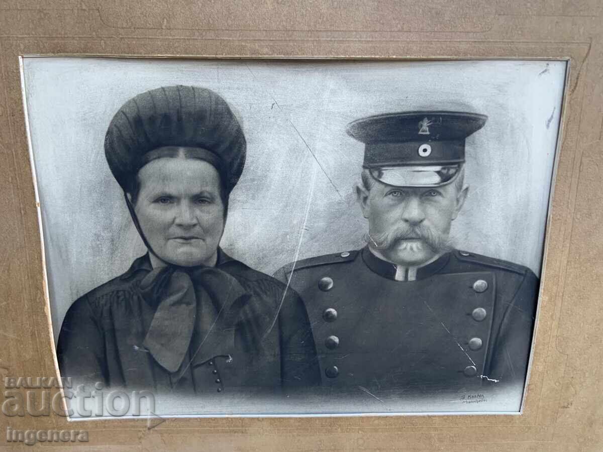 ПОРТРЕТ РАМКА СНИМКА ОТ НАЧАЛОТО НА 20-ТИ ВЕК с цена 39.00 лв. | € 19.94 ПОРТРЕТ РАМКА СНИМКА ОТ НАЧАЛОТО НА 20-ТИ ВЕК с цена 39.00 лв. | € 19.94