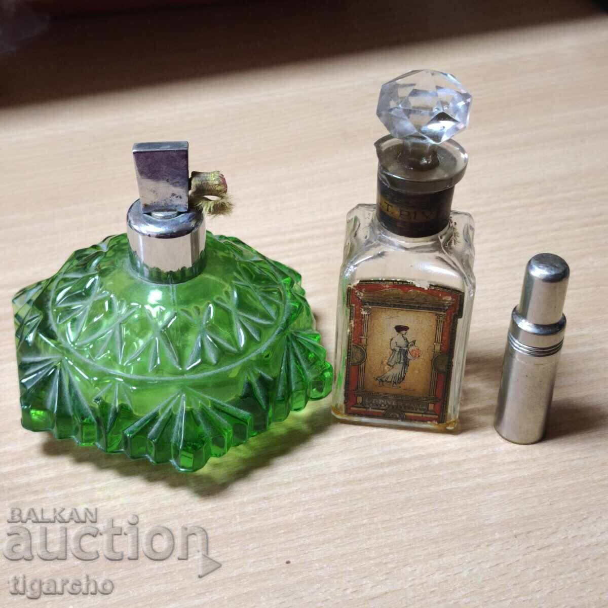 Παλιά μπουκάλια αρωμάτων με τιμή 45.00 BGN | € 23.01 Παλιά μπουκάλια αρωμάτων με τιμή 45.00 BGN | € 23.01