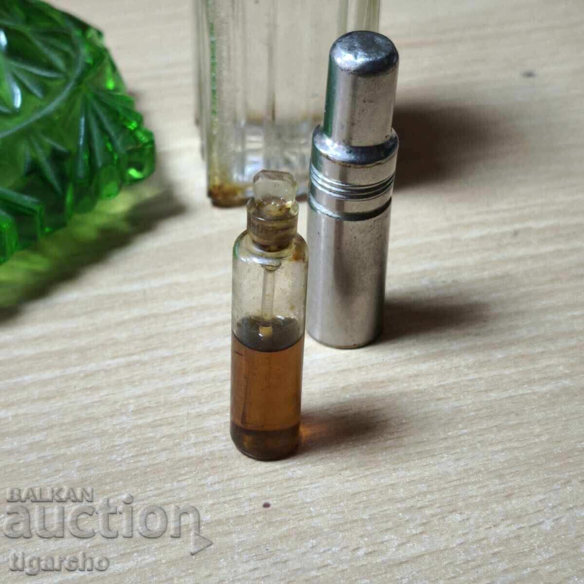 Παλιά μπουκάλια αρωμάτων - 5 Παλιά μπουκάλια αρωμάτων - 5