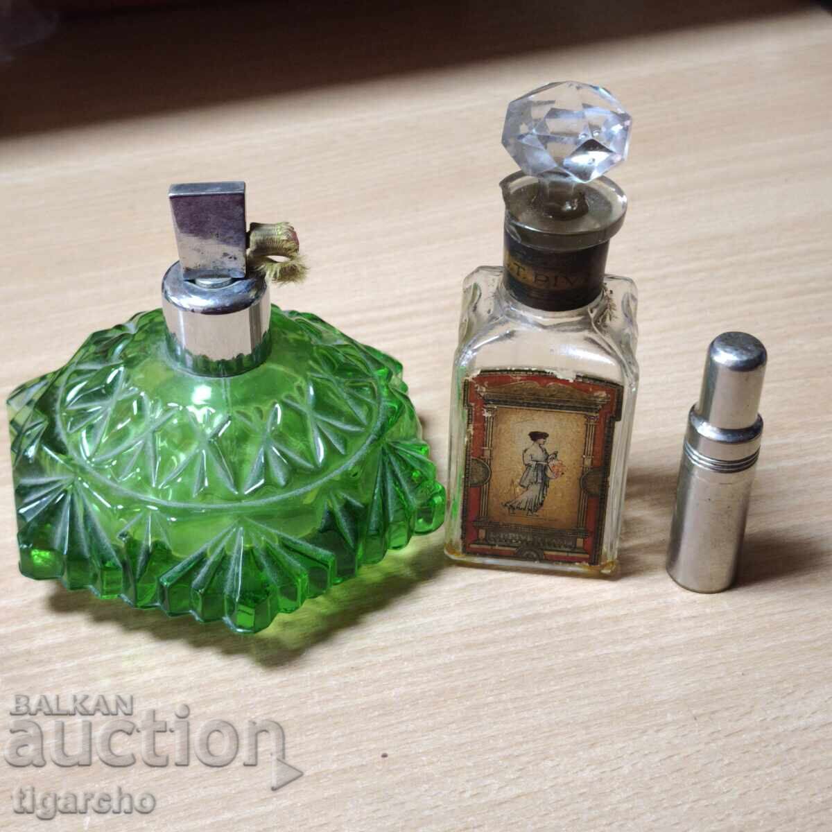 Παλιά μπουκάλια αρωμάτων Παλιά μπουκάλια αρωμάτων