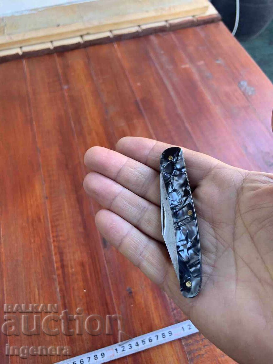 CUȚIT PLIABIL CUȚIT VECHI LAMĂ-MARCĂ cu preț 35.00 BGN | € 17.90 CUȚIT PLIABIL CUȚIT VECHI LAMĂ-MARCĂ cu preț 35.00 BGN | € 17.90