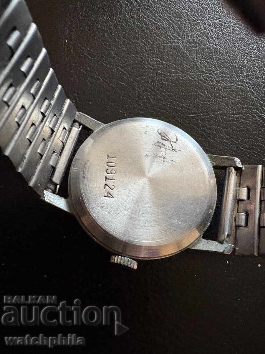 Победа съветски мъжки часовник. Отлично състояние с цена 0.01 лв. | € 0.01 Победа съветски мъжки часовник. Отлично състояние с цена 0.01 лв. | € 0.01