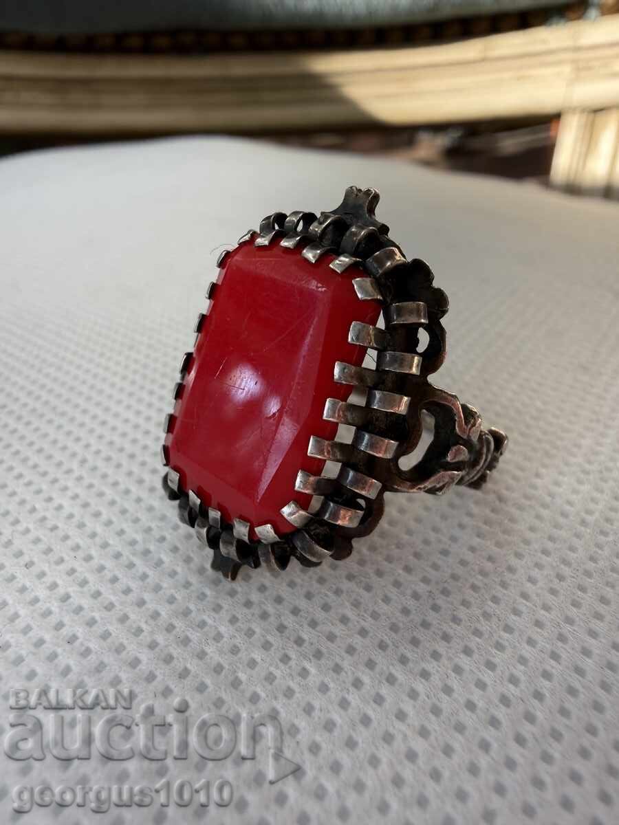 Сребърен пръстен с корал №7729 Сребърен пръстен с корал №7729