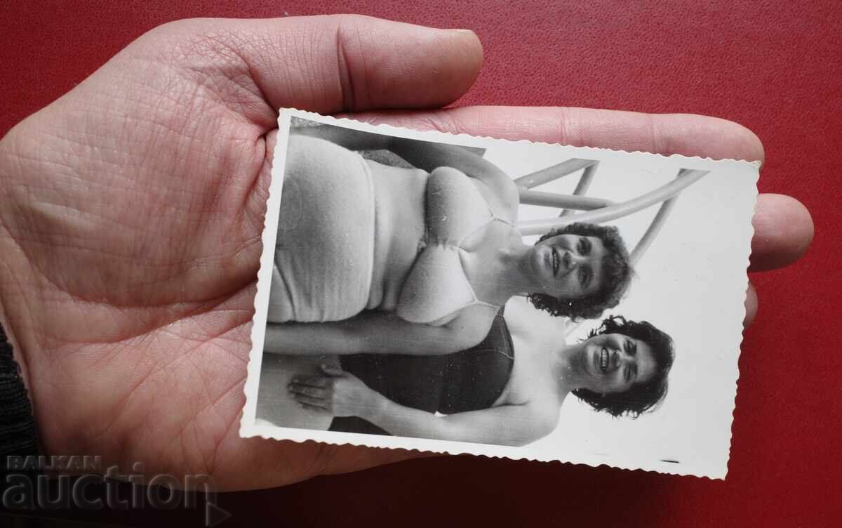 Аукцион Двете Царици на Кюстендилският плаж 1962г. Аукцион Двете Царици на Кюстендилският плаж 1962г.