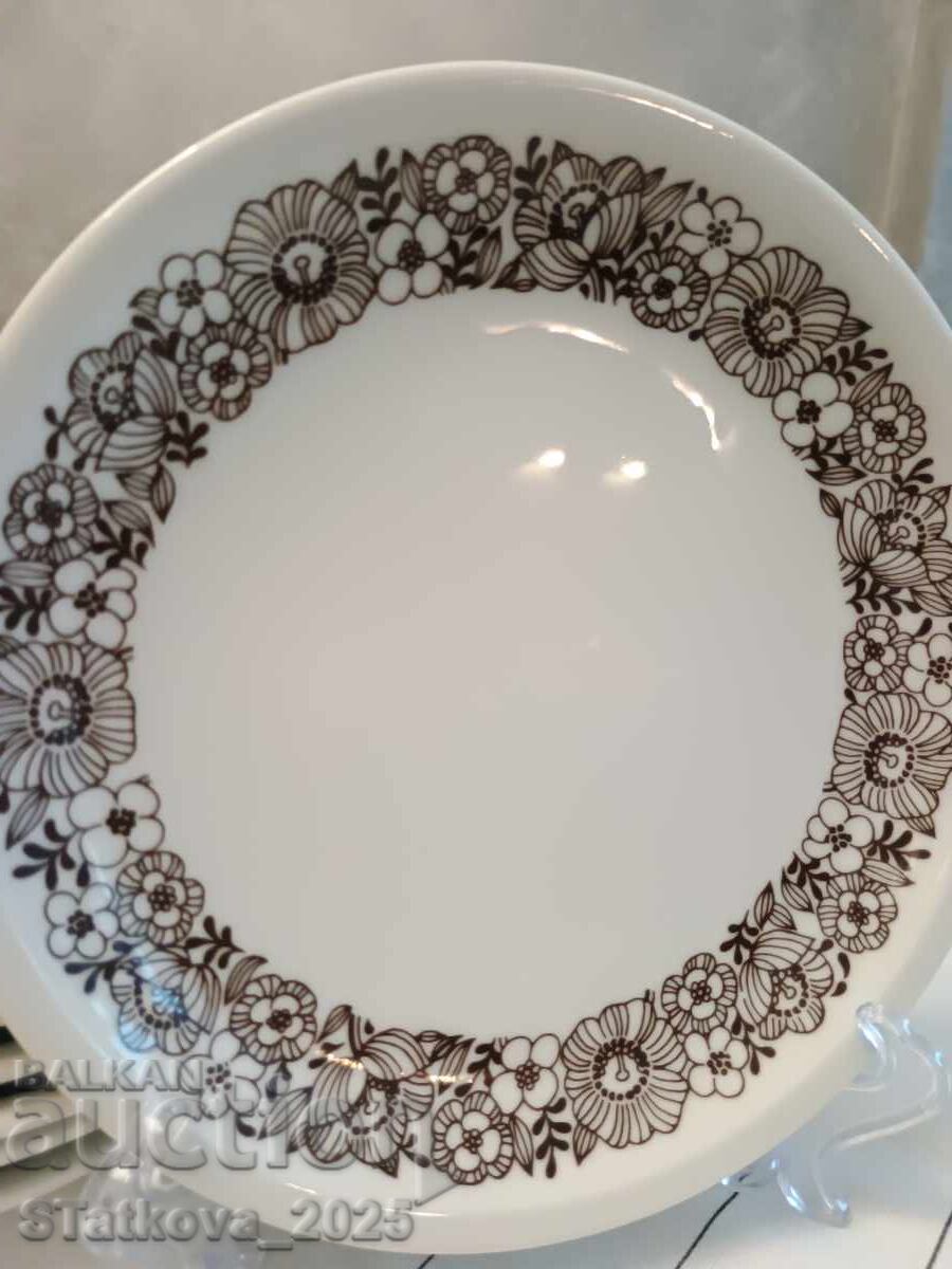 Винтидж порцеланови чинии Schönwald Germany – 7 бр. с красив с цена 60.00 лв. | € 30.68 Винтидж порцеланови чинии Schönwald Germany – 7 бр. с красив с цена 60.00 лв. | € 30.68