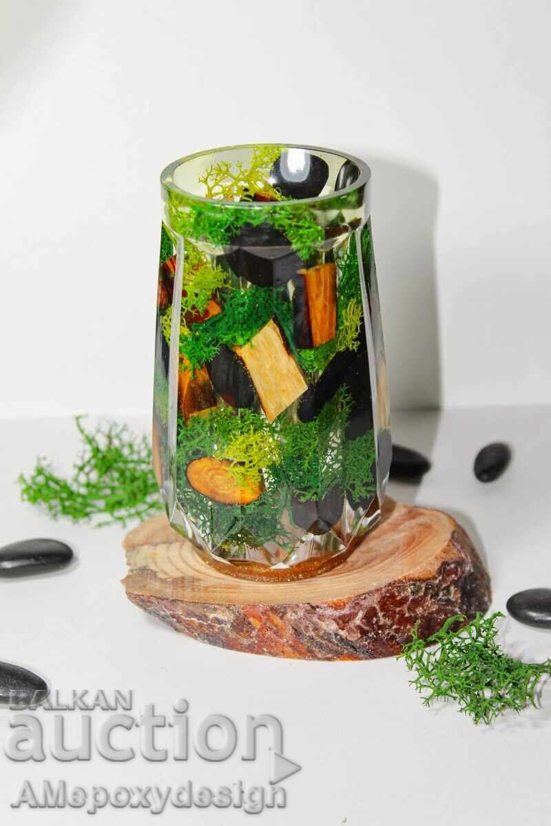 Licitație Vază unică, lucrată manual Licitație Vază unică, lucrată manual