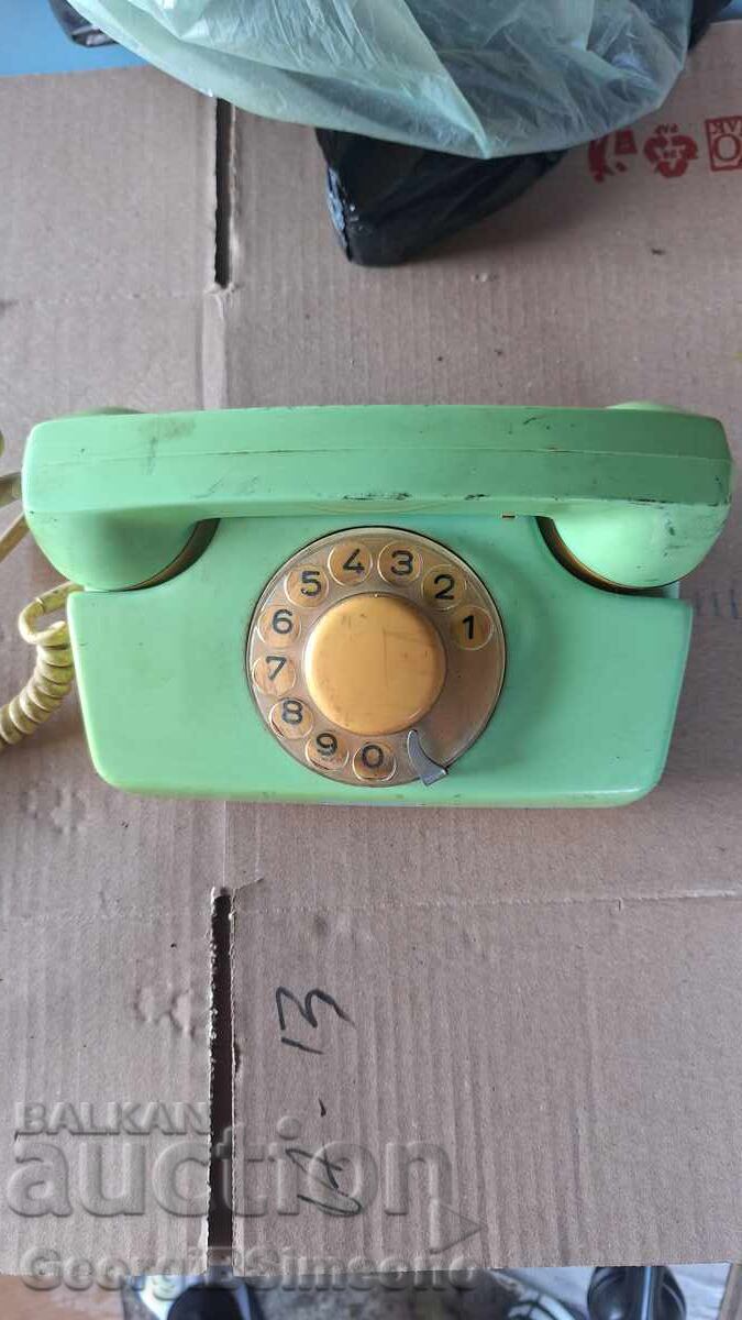 Două telefoane vechi cu preț 12.00 BGN | € 6.14 Două telefoane vechi cu preț 12.00 BGN | € 6.14