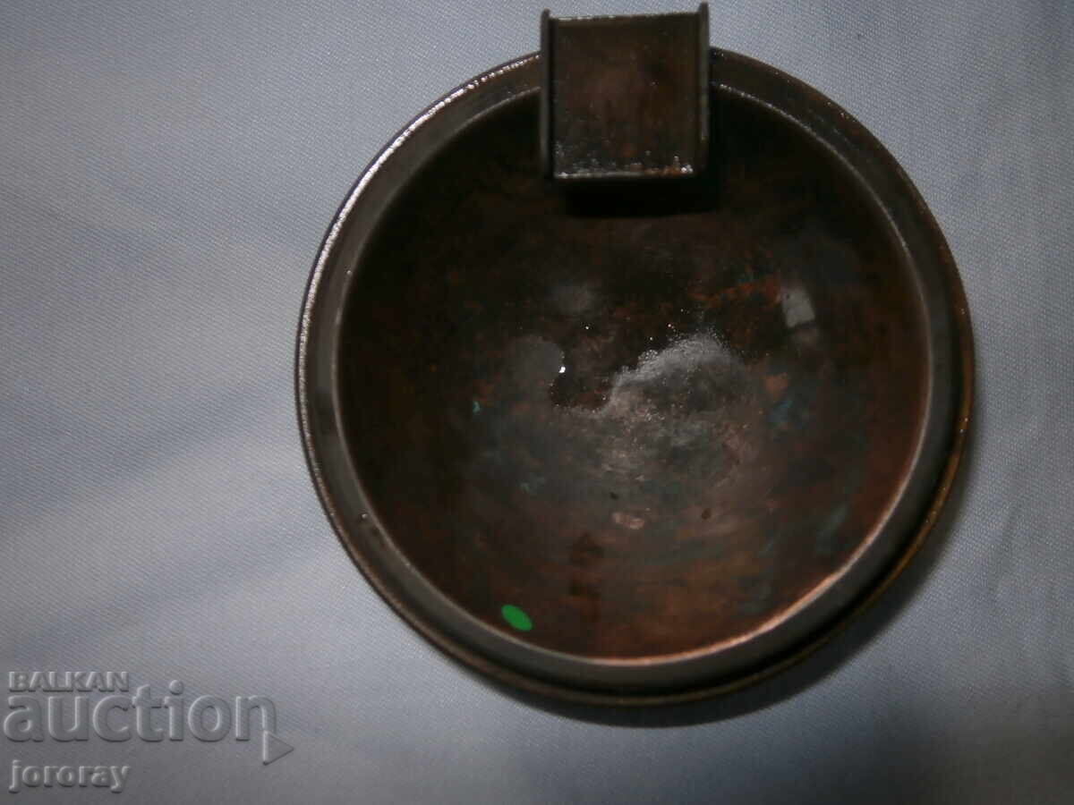 Пепелник мед Пепелник мед