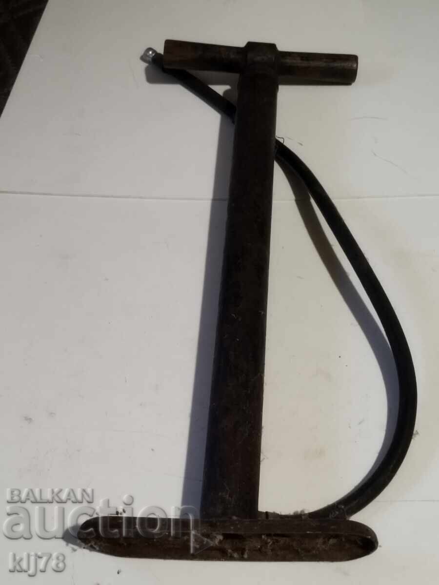 Аукцион Ретро помпа Аукцион Ретро помпа