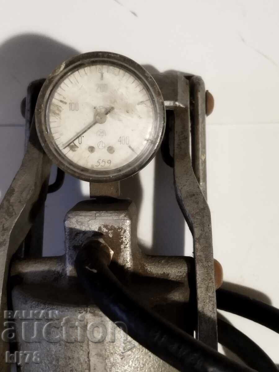 Ретро помпа с цена 0.01 лв. | € 0.01 Ретро помпа с цена 0.01 лв. | € 0.01