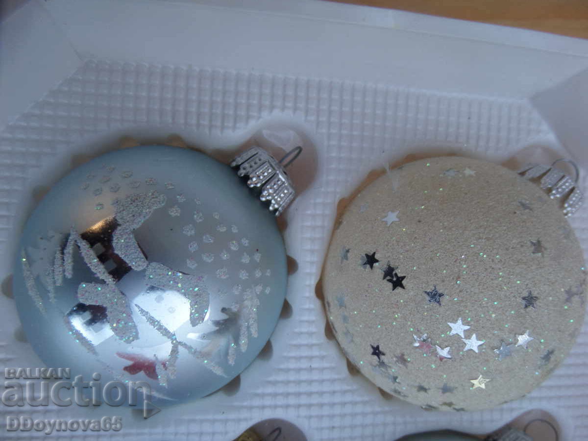 4 бр. стъклени топки за Коледна елха с цена € 7.57 | 14.81 лв.