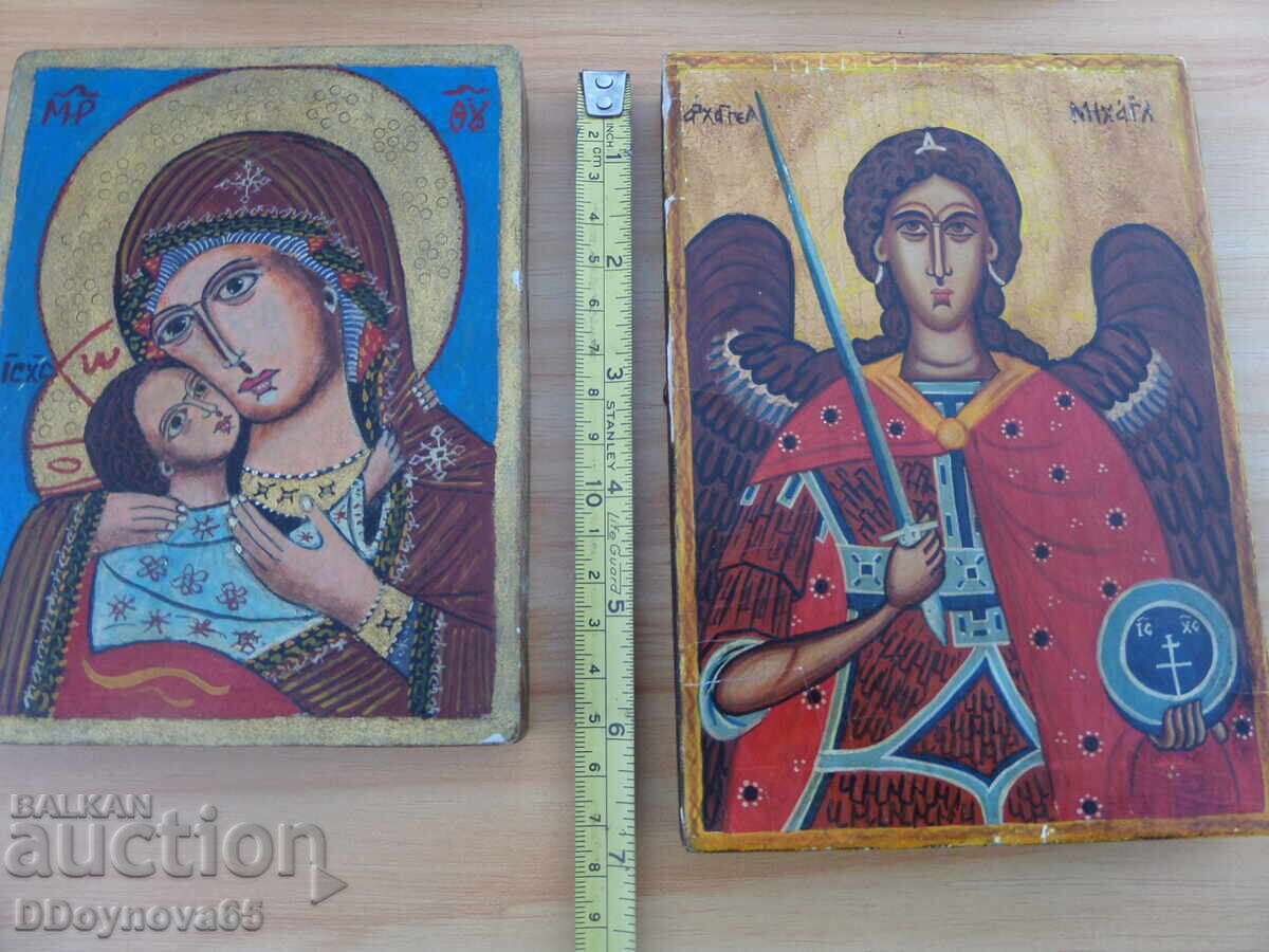 Доставка на Лот от 2 бр. авторски икони
