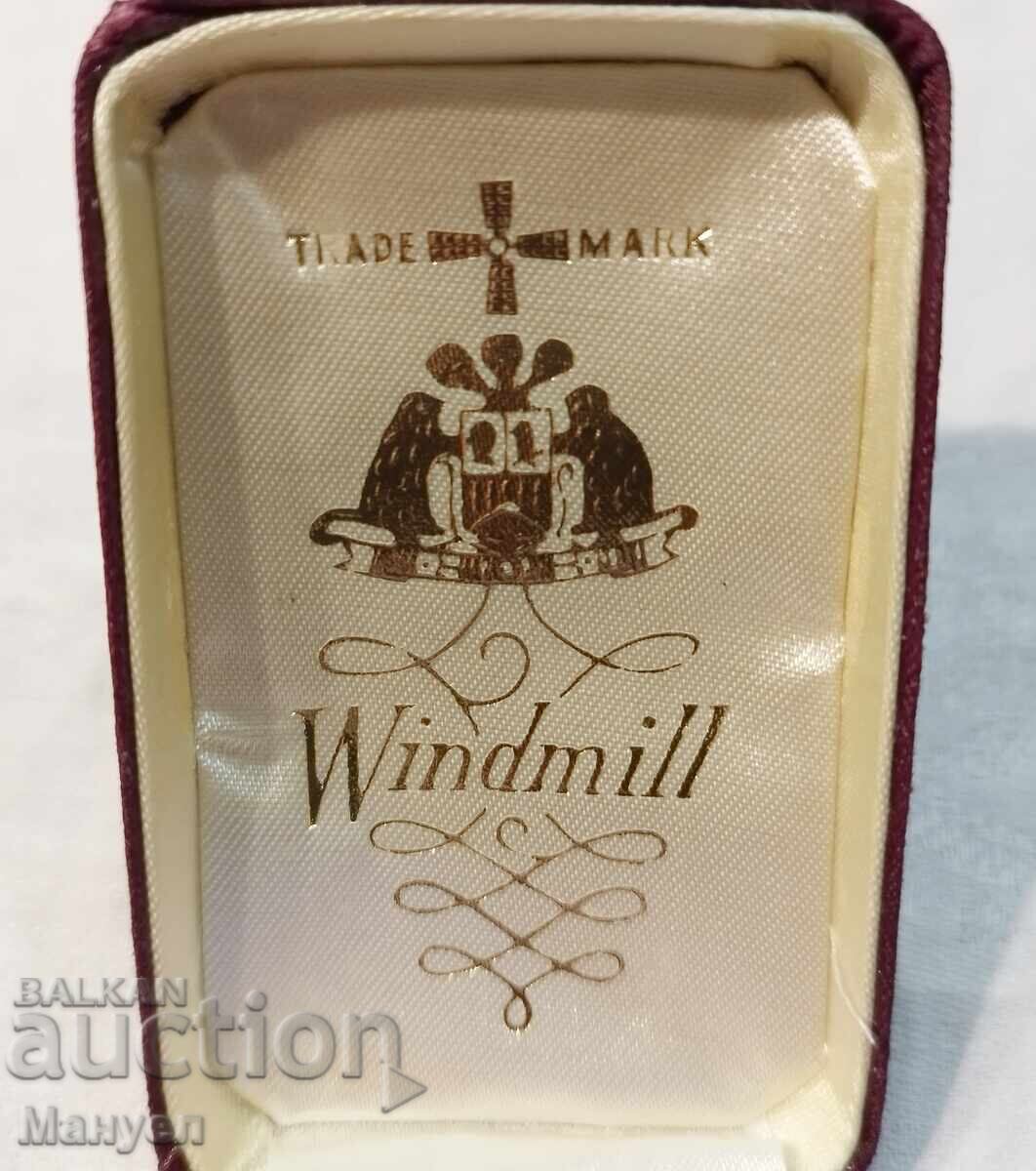 Brichetă veche "Windmill" cu preț € 76.69 | 149.99 BGN Brichetă veche "Windmill" cu preț € 76.69 | 149.99 BGN