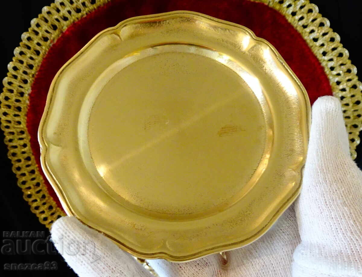 Бронзови чинии,различни модели 3 броя. с цена € 7.67 | 15.00 лв. Бронзови чинии,различни модели 3 броя. с цена € 7.67 | 15.00 лв.