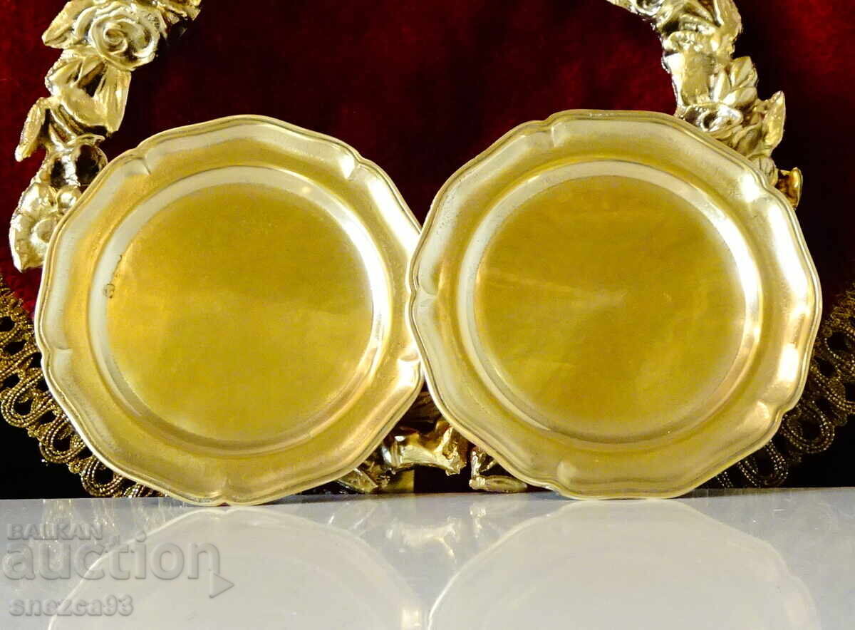 Бронзови чинии,различни модели 3 броя. Бронзови чинии,различни модели 3 броя.