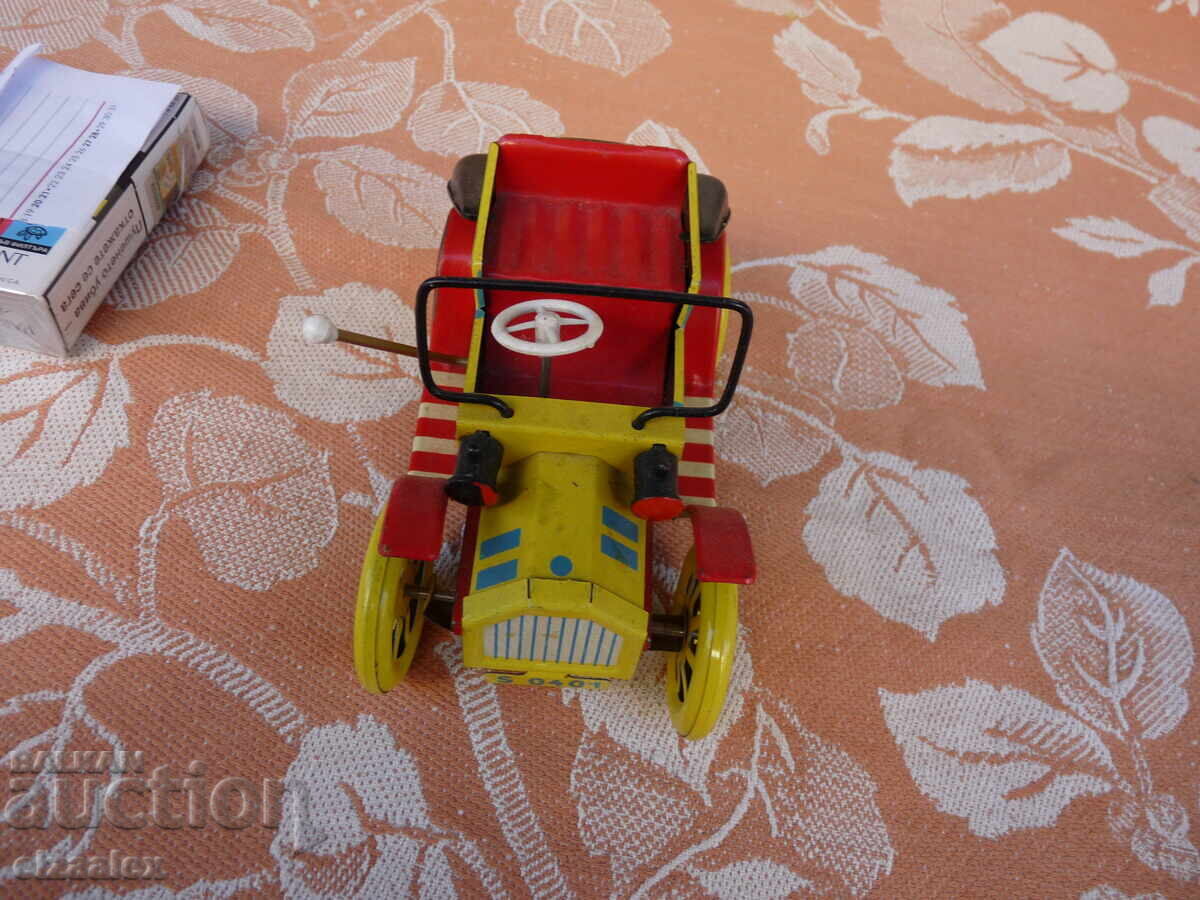 Доставка на Стара метална  количка отлична