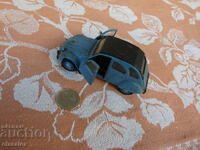 Cărucior vechi de metal