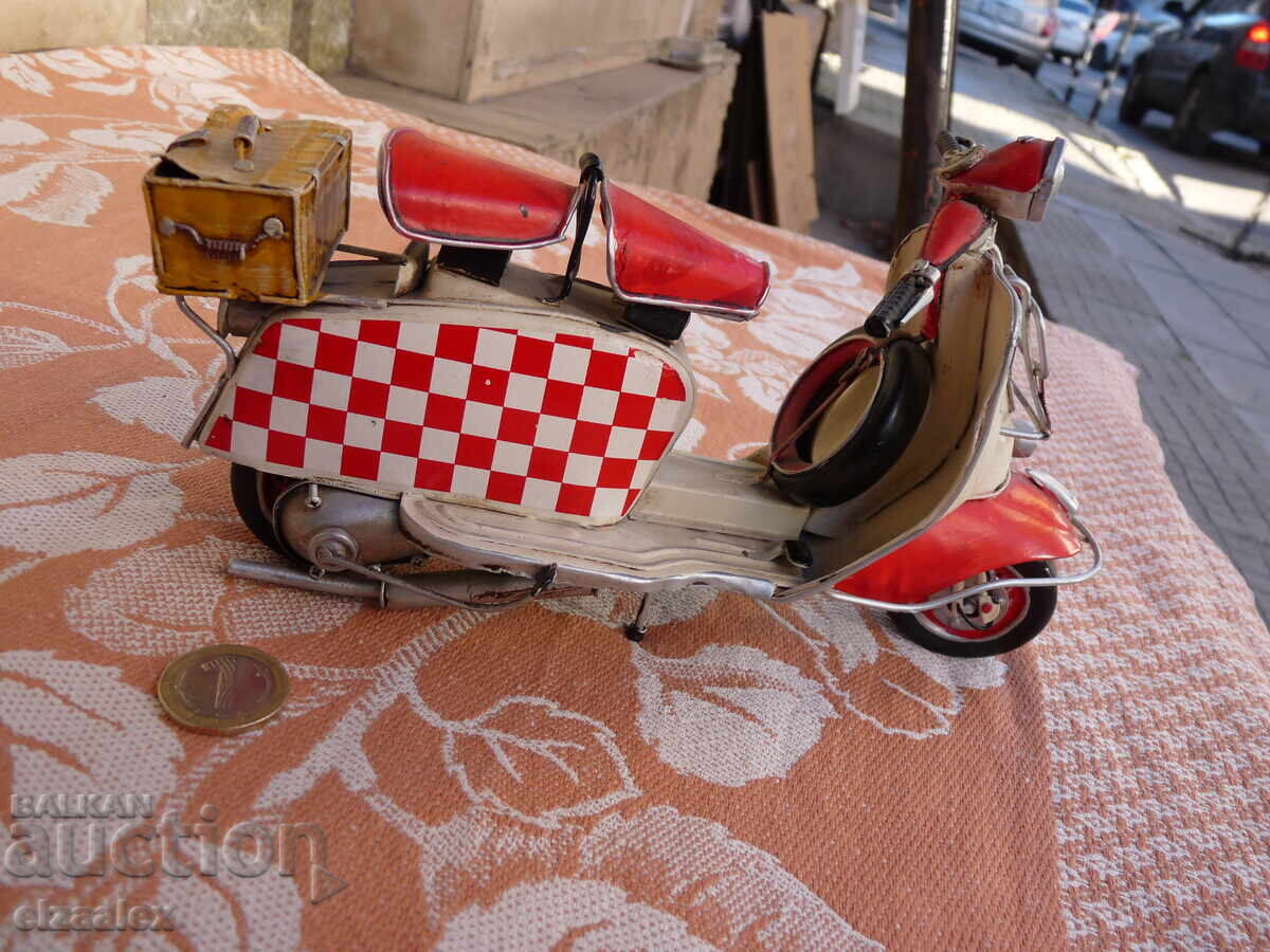 Motor metalic vechi, excelent