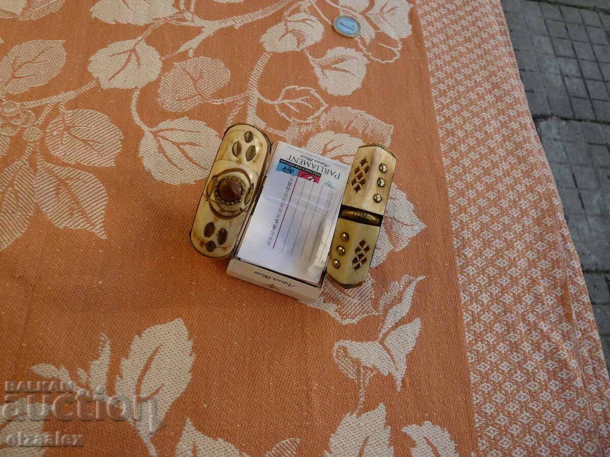 Licitație Brățări vechi din bronz Licitație Brățări vechi din bronz