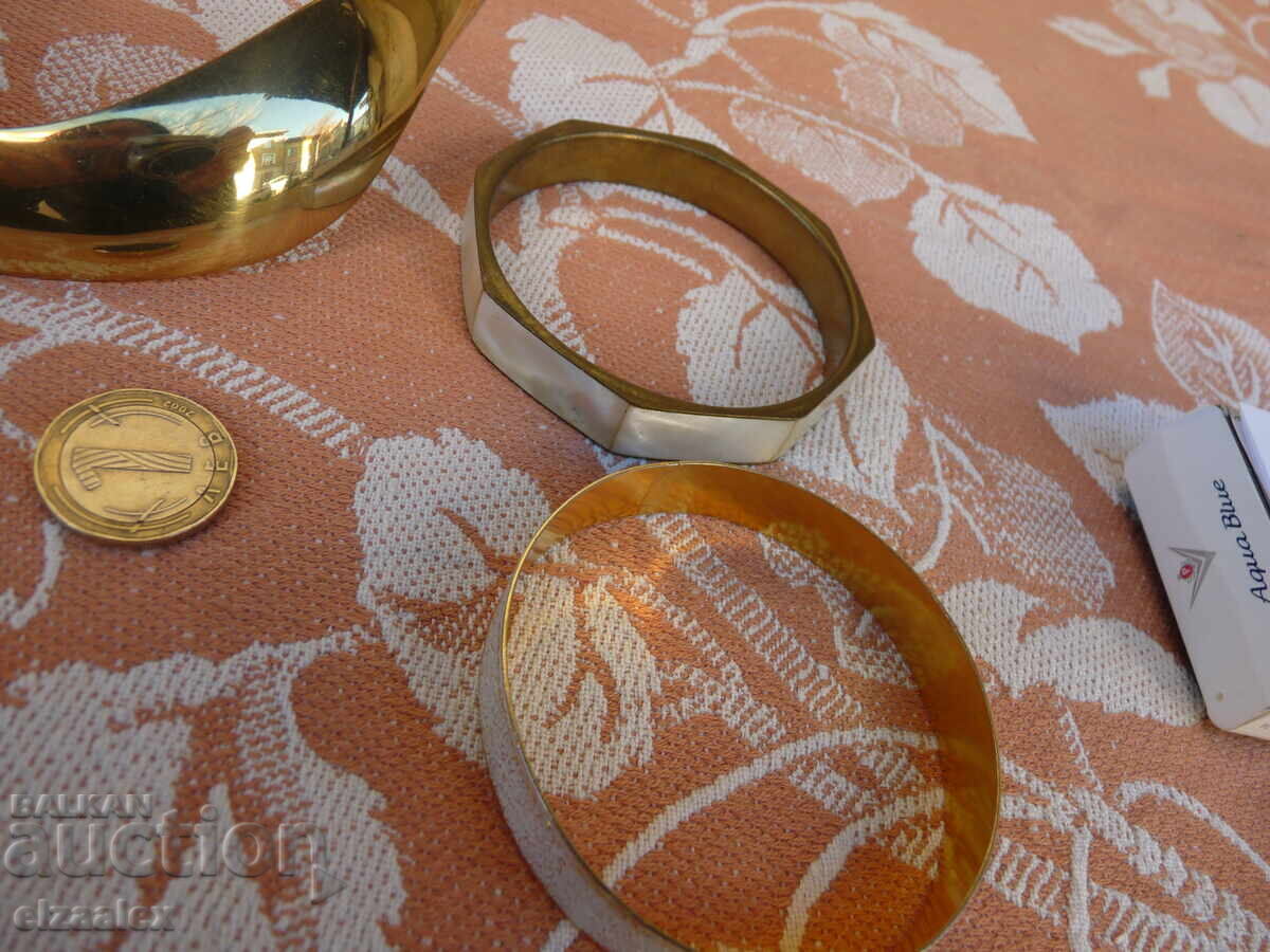 Brățări vechi din bronz cu preț 30.00 BGN | € 15.34 Brățări vechi din bronz cu preț 30.00 BGN | € 15.34