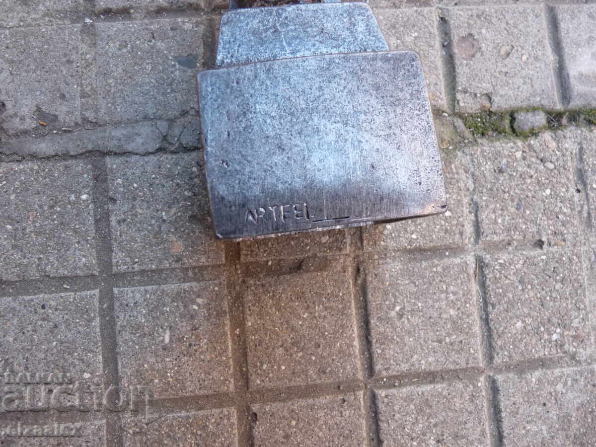 Масивна метална статуетка  свещник - 6