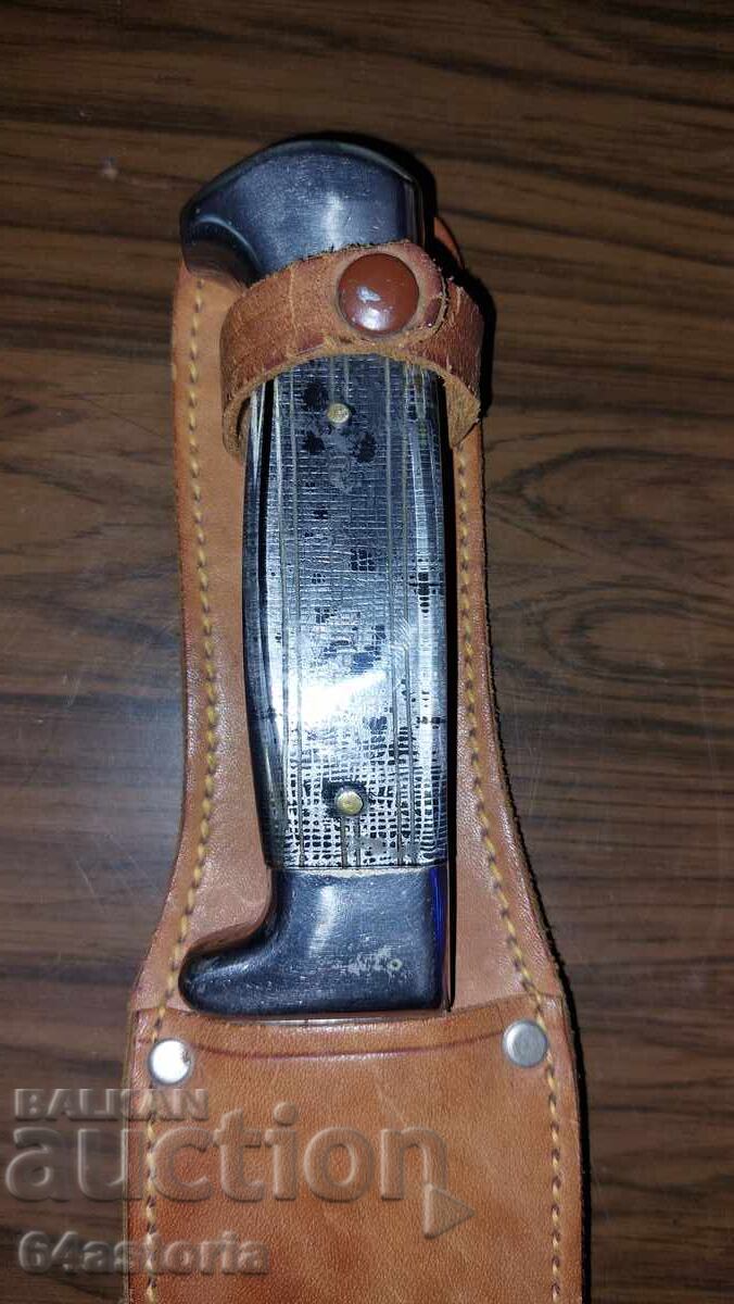 Нож,ножка,петко денев,сърп и чук,ловен нож, вихрен с цена 325.00 лв. | € 166.17 Нож,ножка,петко денев,сърп и чук,ловен нож, вихрен с цена 325.00 лв. | € 166.17