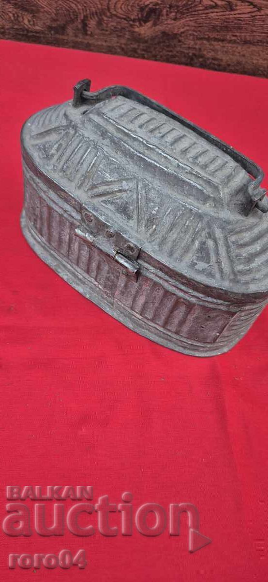 Delivery of OTTOMAN COPPER BOX - CASH BOX Delivery of OTTOMAN COPPER BOX - CASH BOX